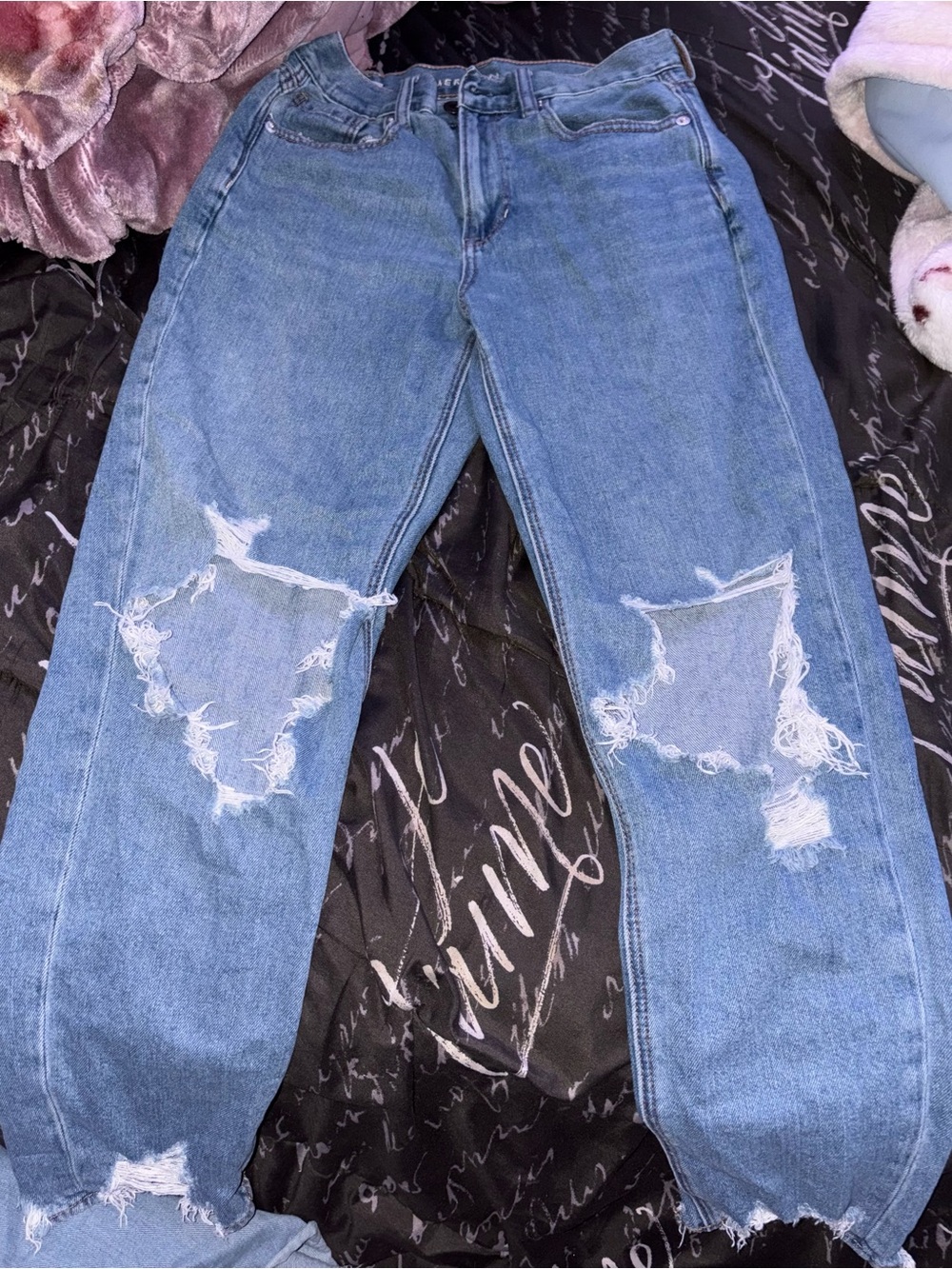 American Eagle Outfitters Light Blue Distressed Boyfriend Jeans